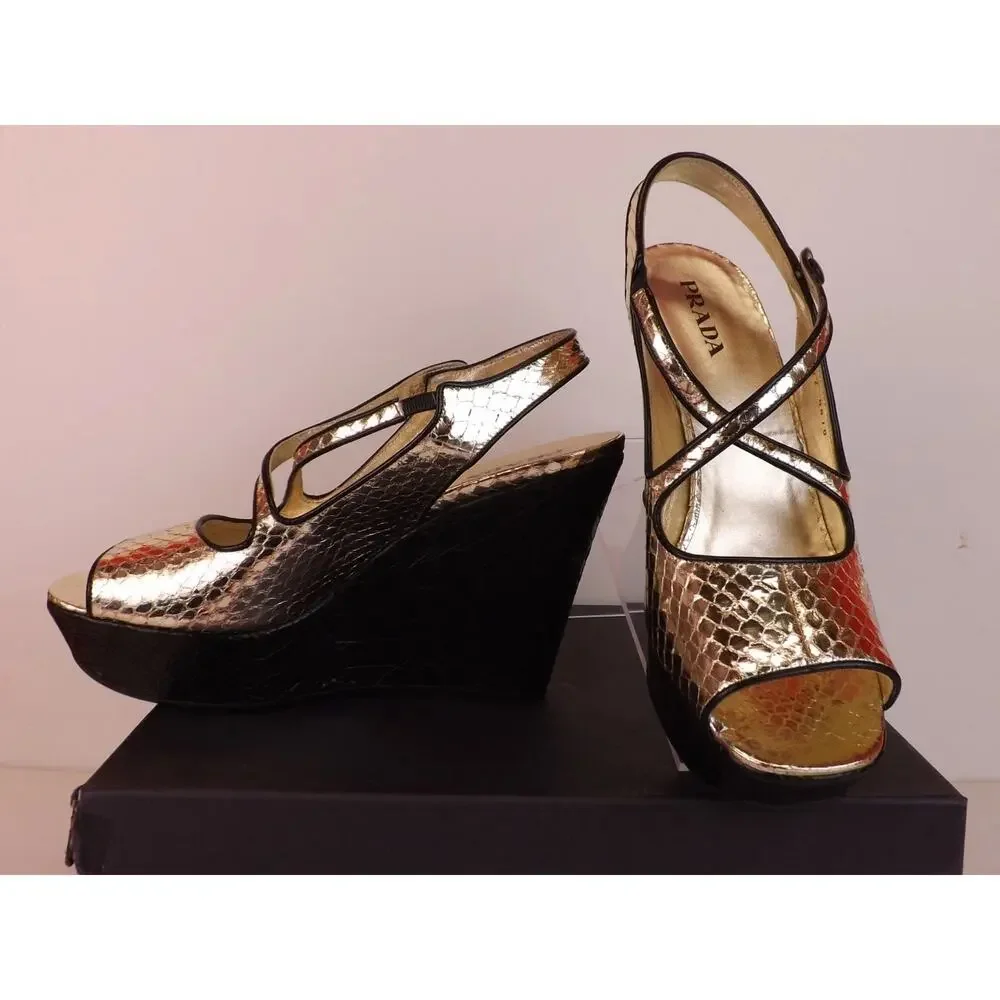 NIB PRADA 1K7394 LITE GOLD SNAKE PRINT LEATHER BLACK WEDGE PLATFORM SANDALS 39.5 - Picture 8 of 11